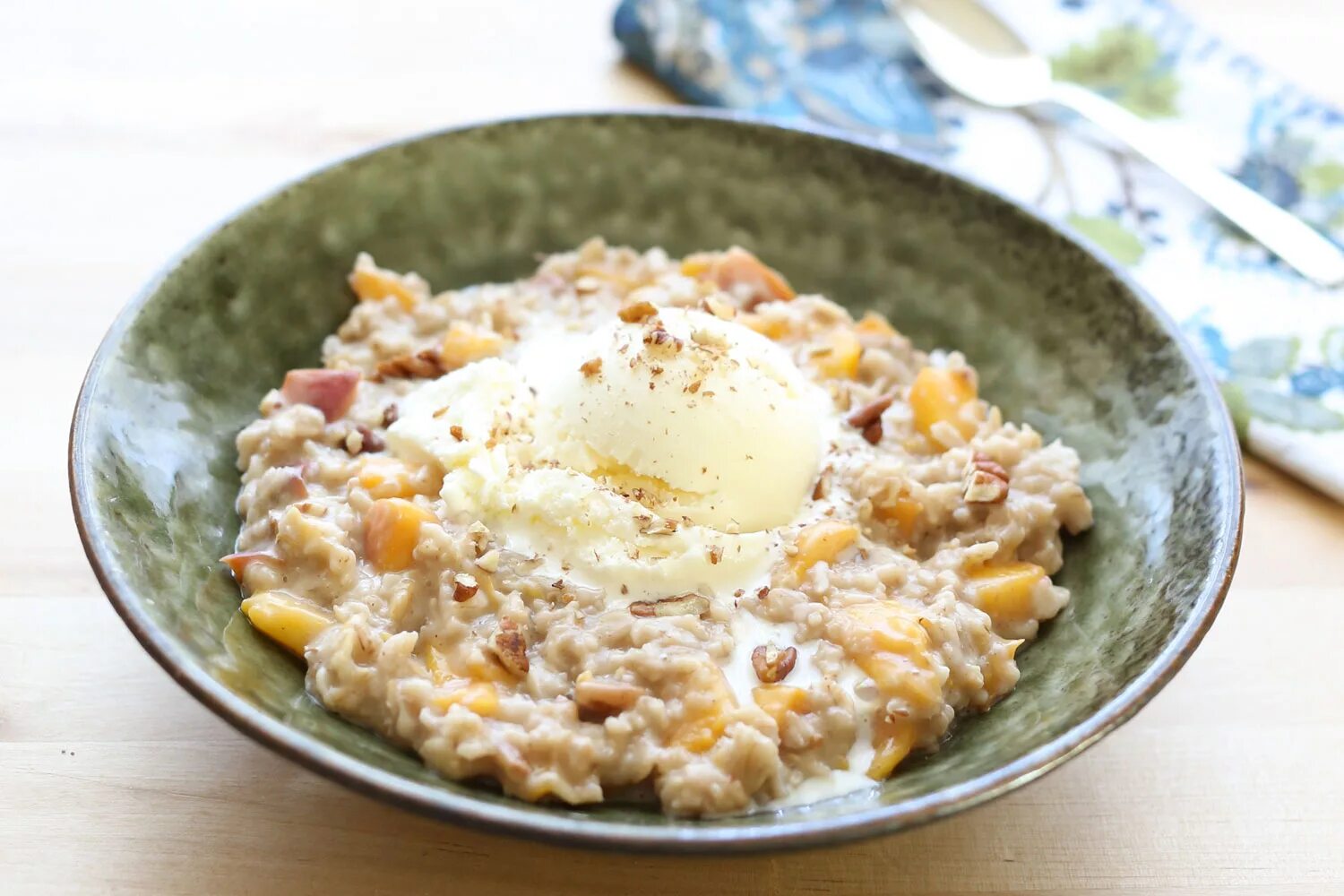 Эларджи кукурузная каша. Маисовая каша. Рецепт каши с сыром. Каша с сыром. Каша пшенная молочная.