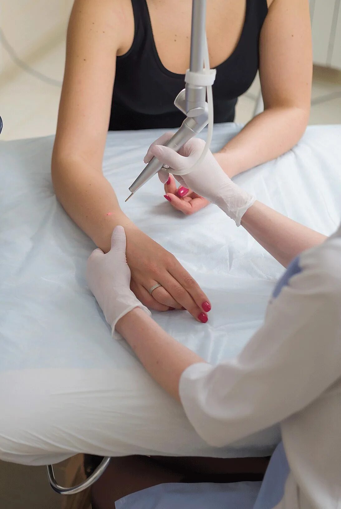 Удаление лазером во владимире. Перманентный макияж. Электрокоагуляция родинок. Удаление татуажа бровей. Липомы на лице лазером.