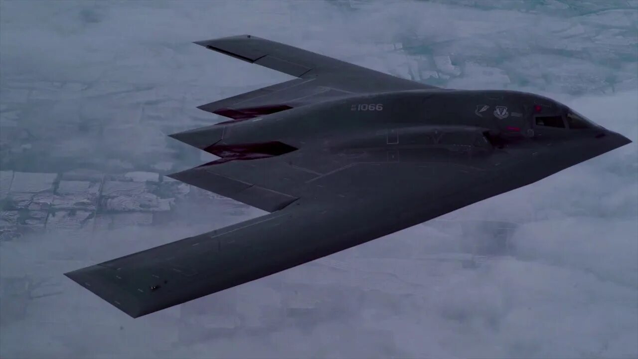 Истребитель b2. Стелс-бомбардировщик b-2. Стелс самолет b2. B-2 Spirit: стелс-бомбардировщик. B-2 Spirit Stealth Bomber.