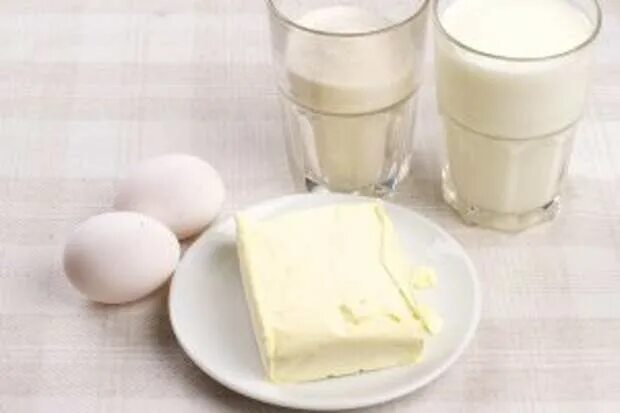Крем для торта молоко яйца сахар мука масло. Крем с яйцами и сахаром. Крем из масла и яиц и сахара. Молоко сахар масло.