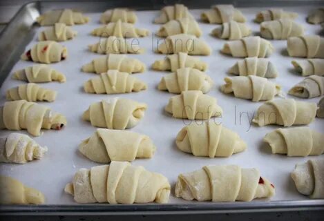 Рогалики с яблоками из дрожжевого теста