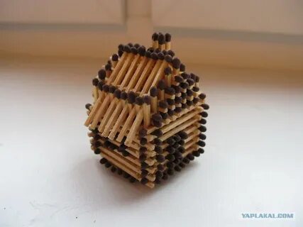 Дом из спичек с клеем