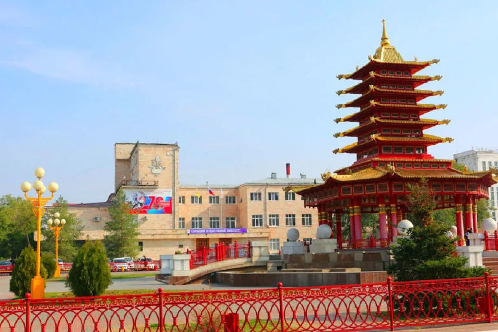 Пагода калмыкия элиста. Калмыкия элиста элиста степь достопримечательности. Золотая обитель будды шакьямуни калмыкия. Респ. Б республика калмыкия.