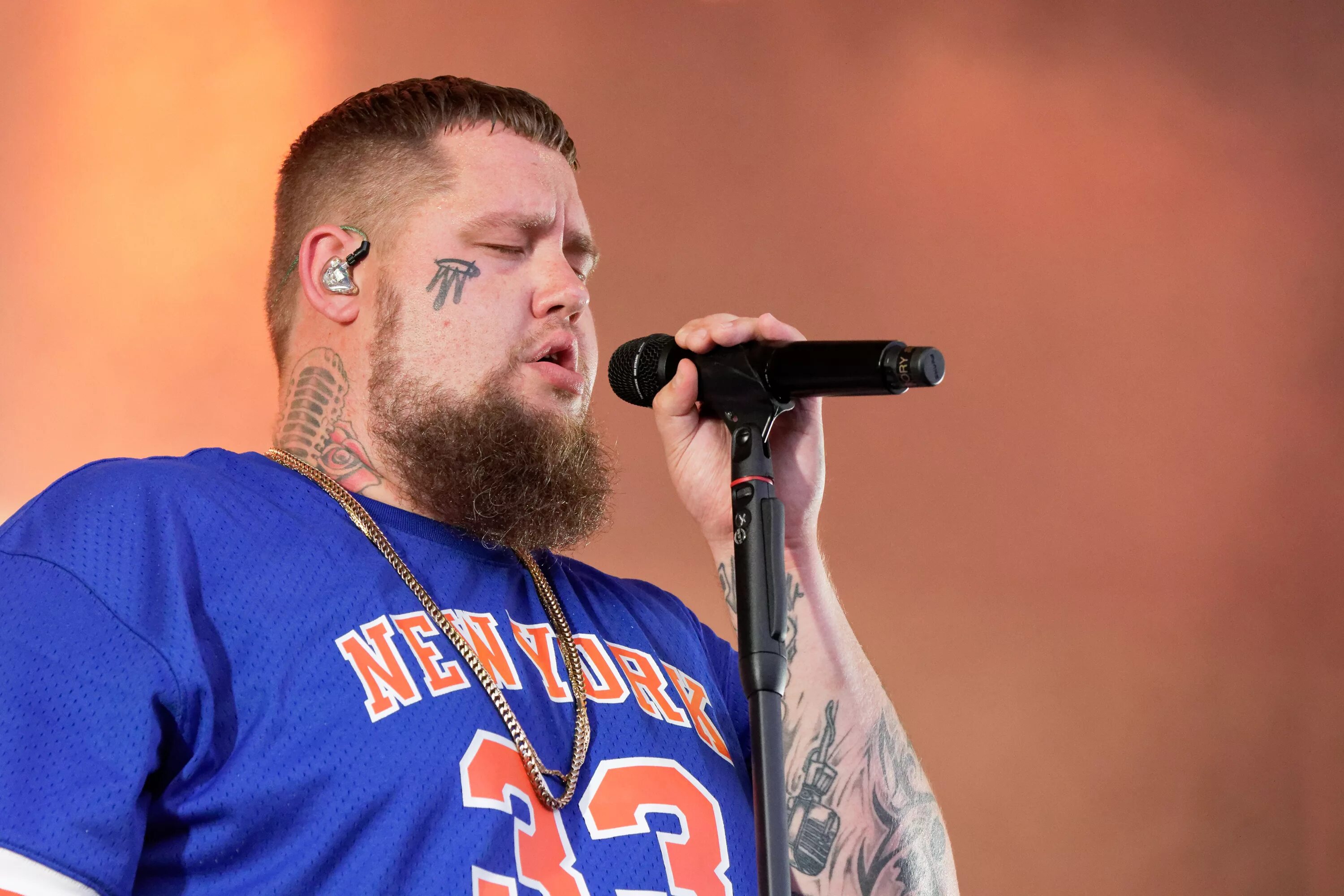 Rag n bone. Ragn bone man. rage n bone man. rag&#039;n&#039;bone man фото. rang n bone man.