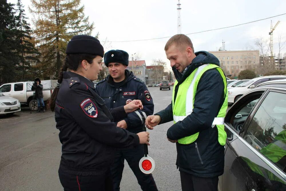 Абакан ДПС сотрудники. Сотрудники ГИБДД Минусинск. Инспектора ГИБДД Абакан. Сотрудники ГИБДД В Абакане. Гибдд абакан телефон