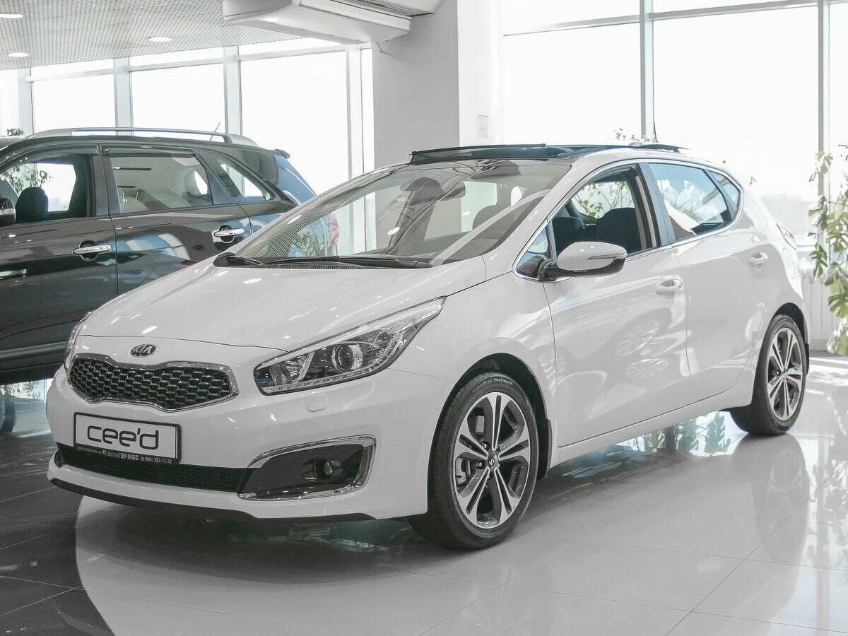 Кия сид 2018. Kia Ceed 2018 хэтчбек. Kia Ceed 2018 белый. Kia Ceed 2022 хэтчбек. Kia Ceed 2022 белый.