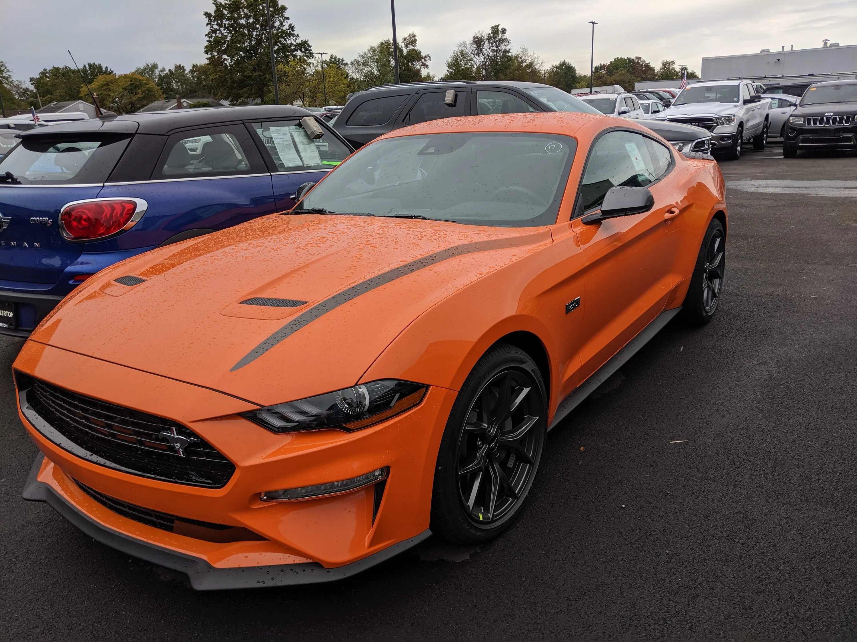 Форд Мустанг 2020. Ford Mustang 2020 оранжевый. Форд Мустанг оранжевый кабриолет. Mustang Orange 2022
