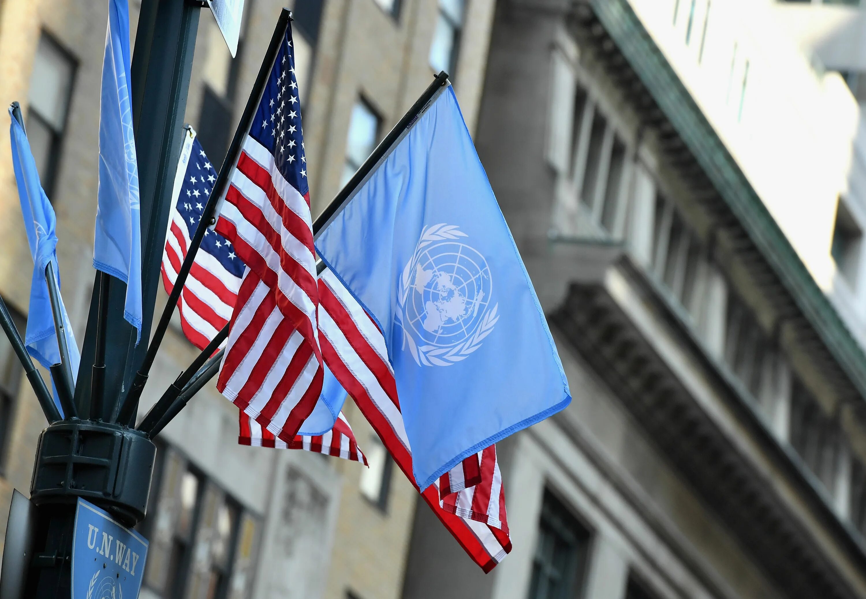 Организации оон в сша. ООН США. Флаг ООН И США. РФ ООН США флаг. Великобритания ООН.