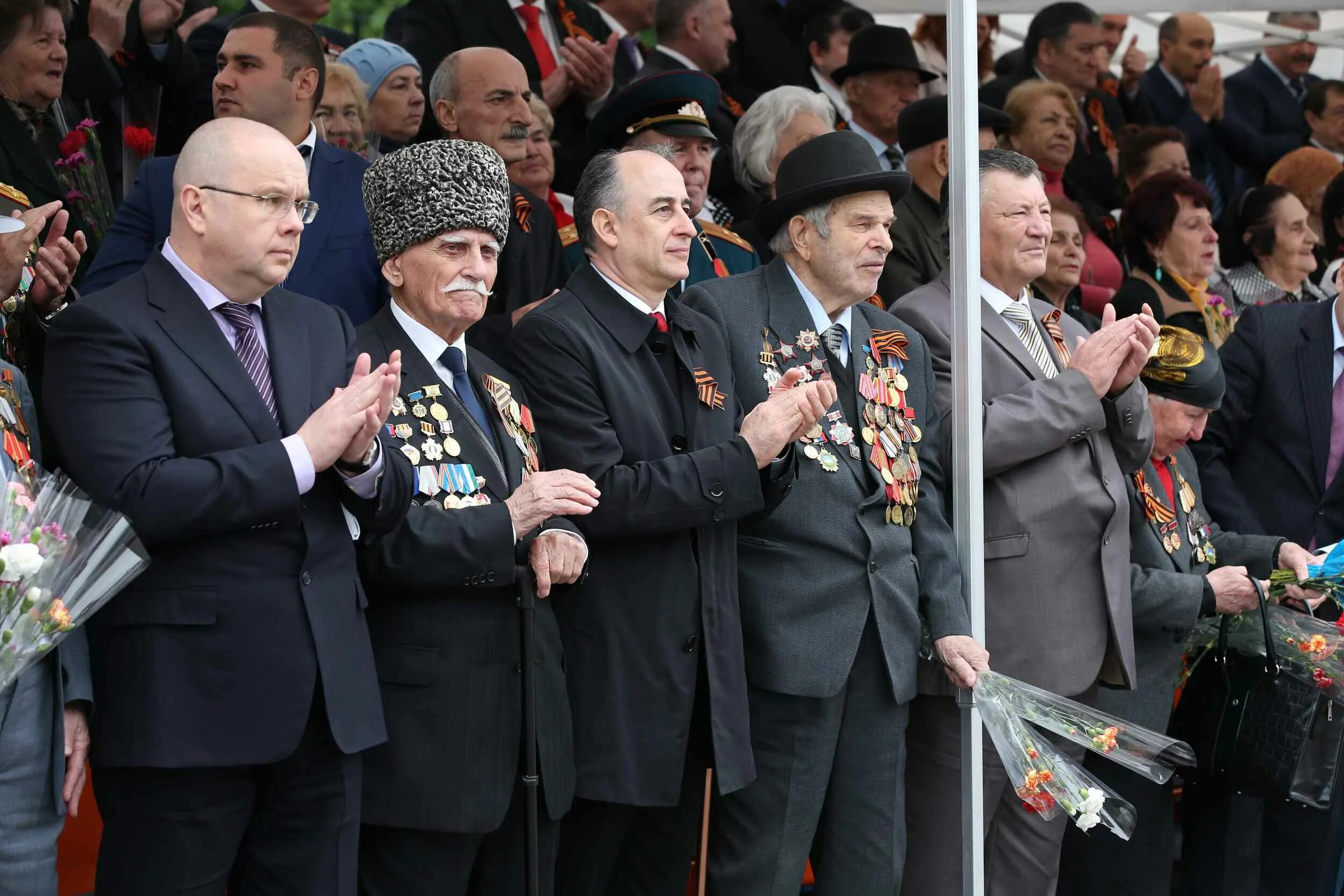 Кабардино-балкария 9 мая. Какие кружки функционируют. Турнир по шахматам. Ветераны кбр портреты. Абдуллаев ветеран нальчик.