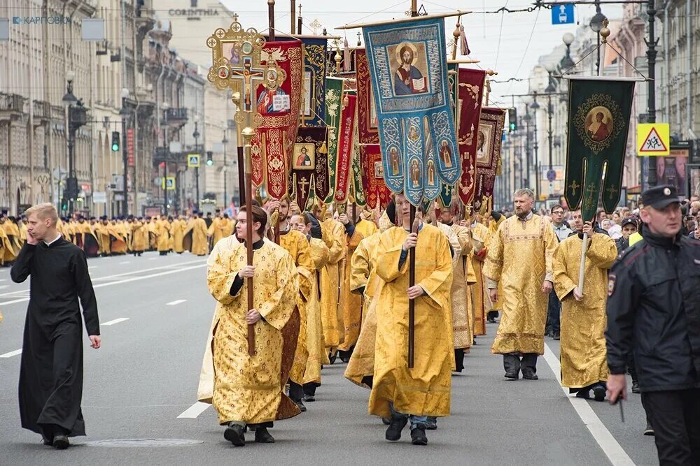 Пасха в питере. Пасхальная литургия. Крестный ход в казанском соборе санкт-петербурга. Крестный ход на пасху в мичуринске 2023. Крестный ход на пасху спб.