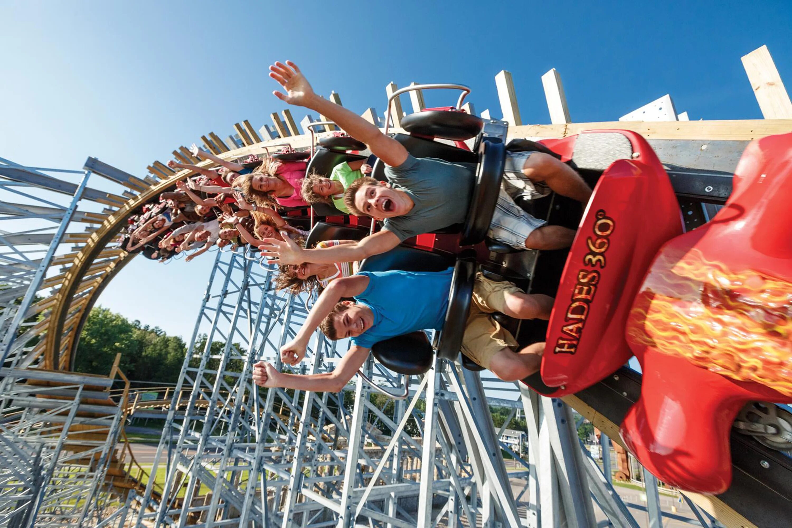 Висконсин Деллс аттракционы. Диснейленд Калифорния аттракционы. Roller Coaster аттракцион. Terra mitica американские горки. Thrilling adventure