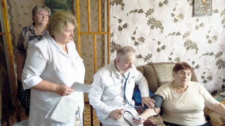 Хохольская сош воронежская область. Хохольская црб. Хохольская больница. Врач инфекционист хохольский. Хохольская больница.