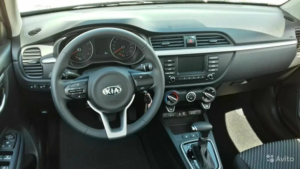 Kia rio x-line comfort 2021 салон. 6 123 л. 6 комфорт аудио. Kia rio 2021 comfort комплектация. Киа рио 2018 салон комфорт.