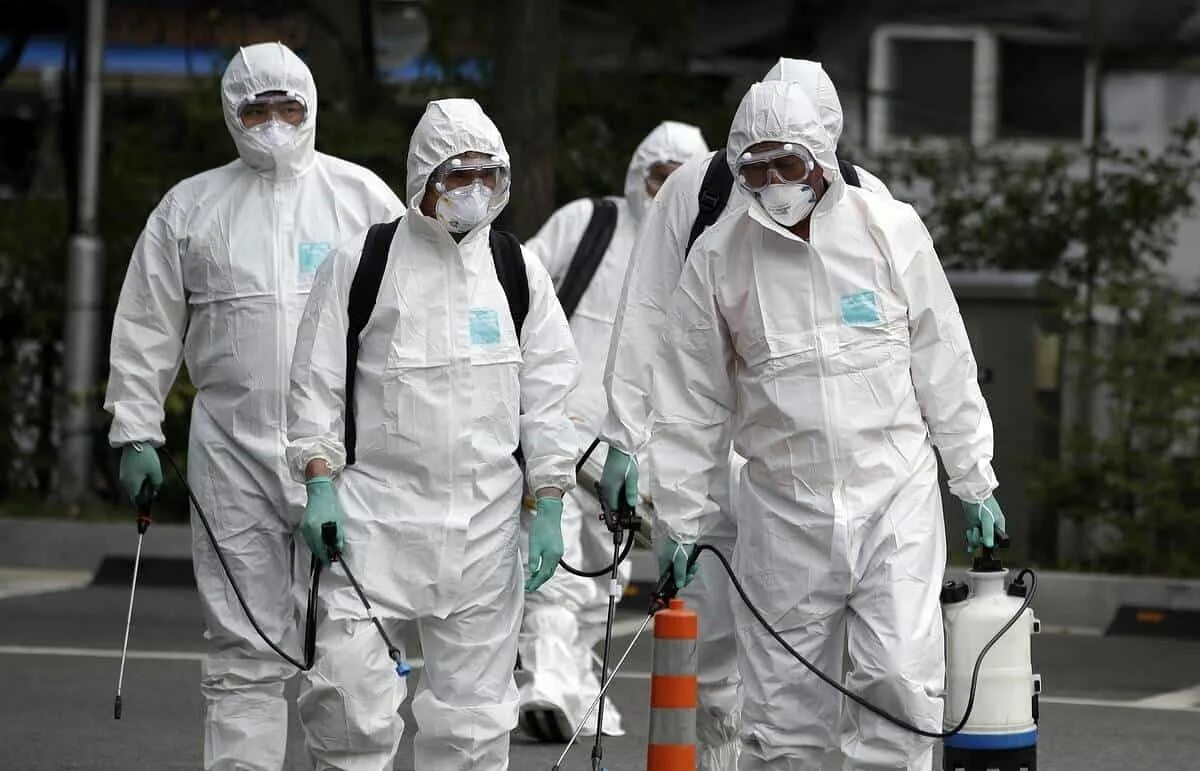 Защитный костюм от эболы. Эпидемия это обж. Химическое оружие скрипали. Мероприятия при эпидемии. Искусственные эпидемии.