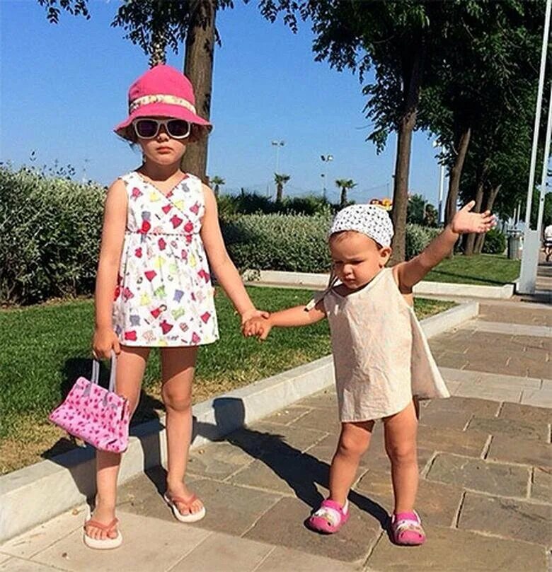 Баста дочь. Дочь басты 2022. Василий баста семья. Василий вакуленко с дочками. Баста василий вакуленко жена.