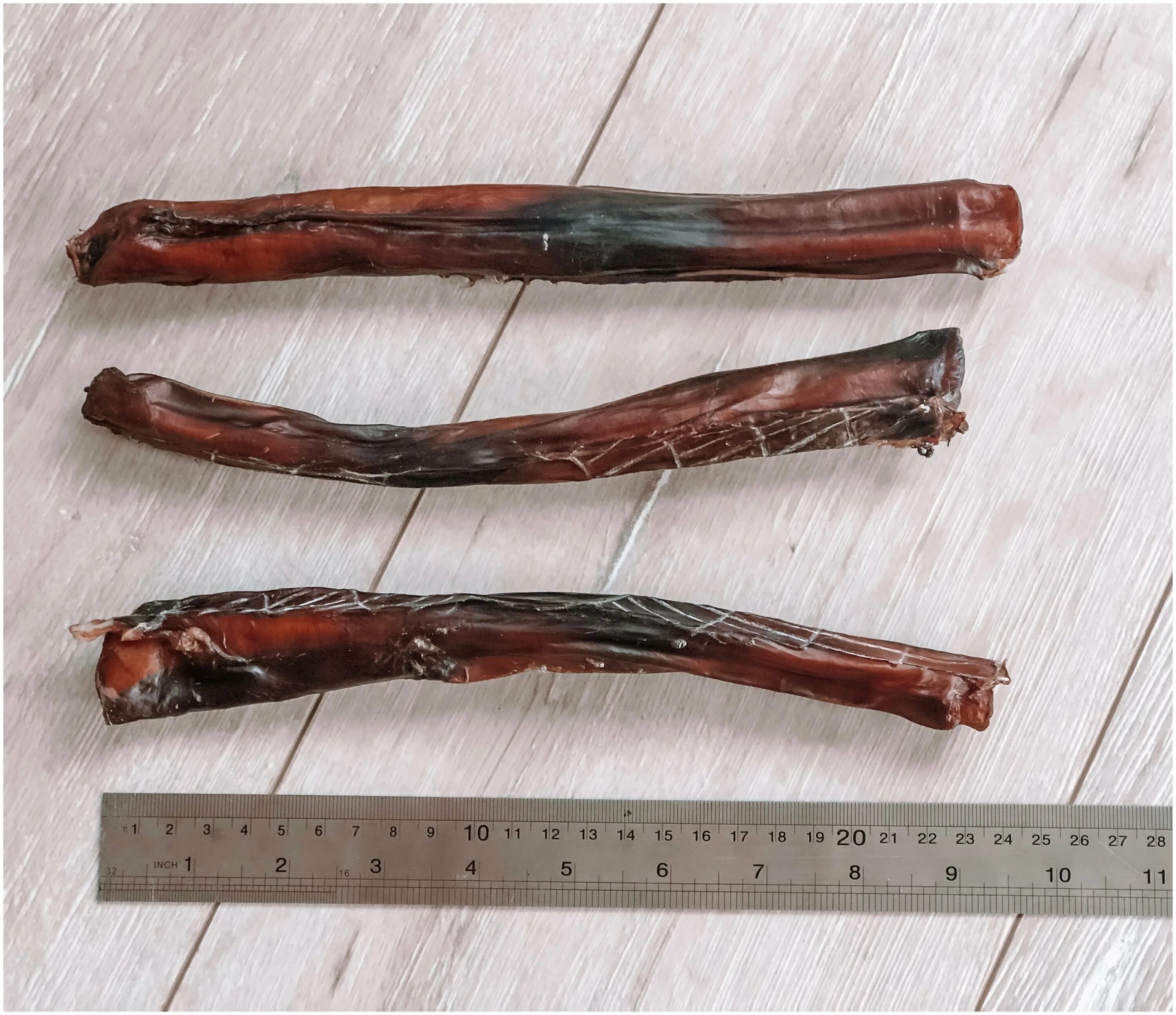 Сушеный бычий корень для собак. Корень бычий 30см 1шт. Лакомство для собак бычий корень. Что такое бычий корень для собак. Сушеный бычий корень для собак.