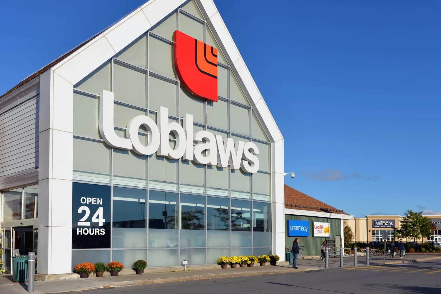 Канада стор. Loblaws. Loblaws Канада. Loblaws Канада картинки. Loblaw Companies.