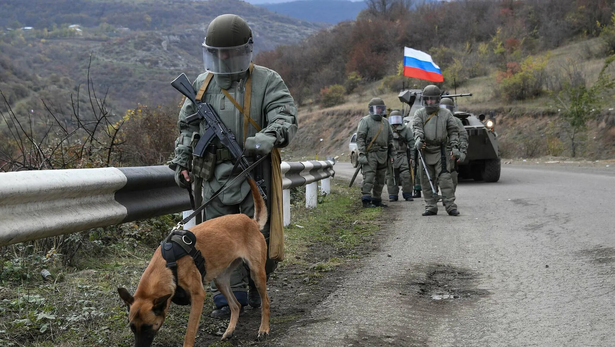 Сколько российских миротворцев в карабахе. Степанакерт Нагорный Карабах миротворцы. Нагорный Карабах миротворческие войска. Миротворцы в Нагорном Карабахе. Российские миротворцы в Карабахе.