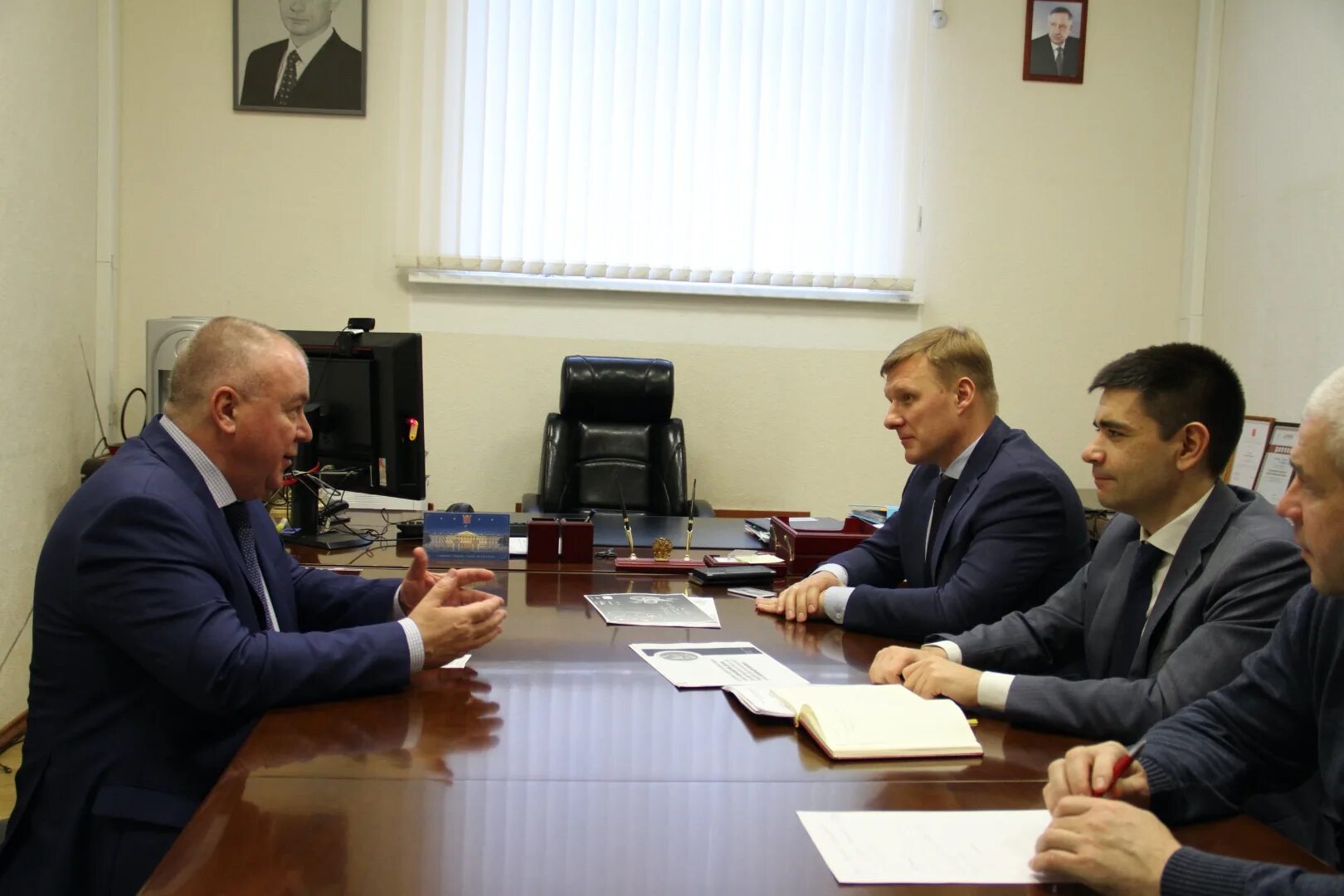 Комитет по межнациональным отношениям санкт петербурга. Комитет по международным отношениям. Комитет по межнациональным отношениям и миграционной политике спб. Ливанское землячество санкт-петербурга. Председатель комитета ставрополя по делам казачества.