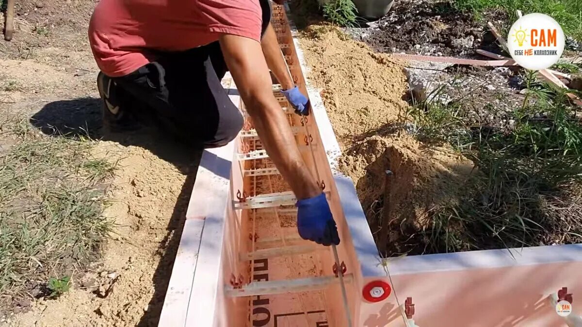 Несъёмная бетонная опалубка 30* 25* 20. Несъемная опалубка из пеноплекса. Опалубка из пеноплекса. Легострой несъемная опалубка. Несъемная опалубка эппс.