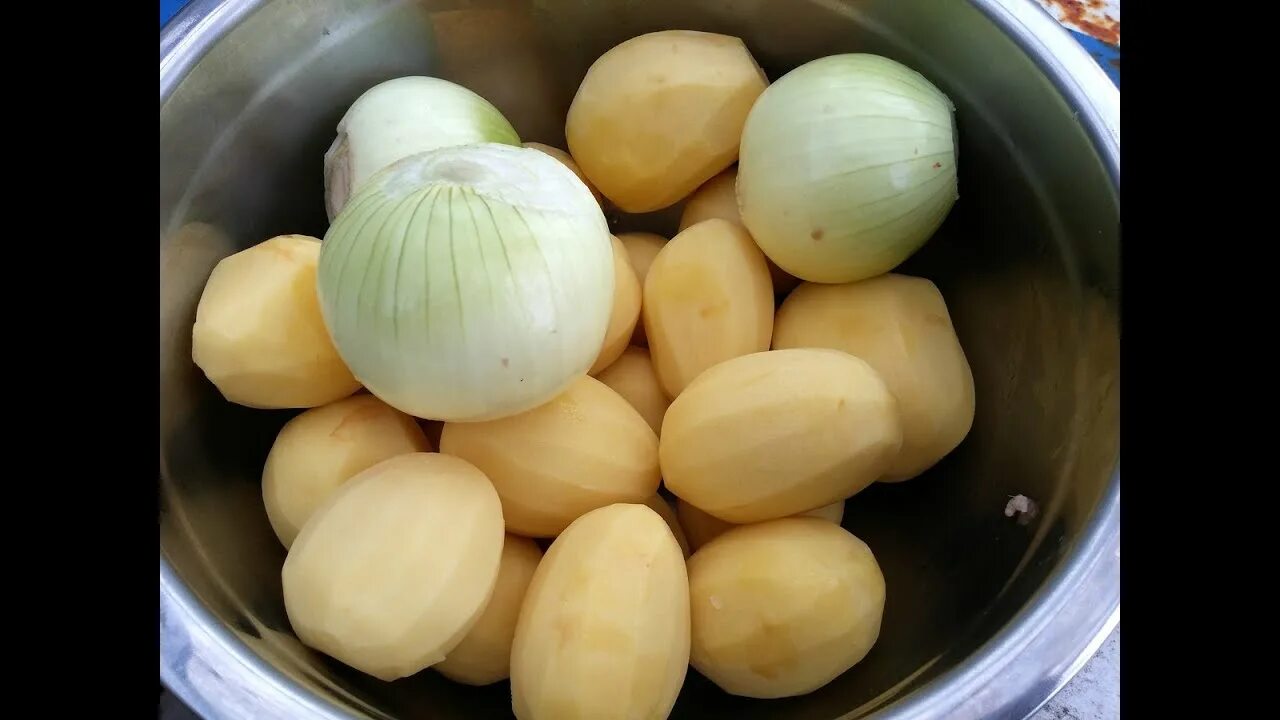 Комиссия по ЧС пересмотрела список социально важных продуктов. В него больше не 