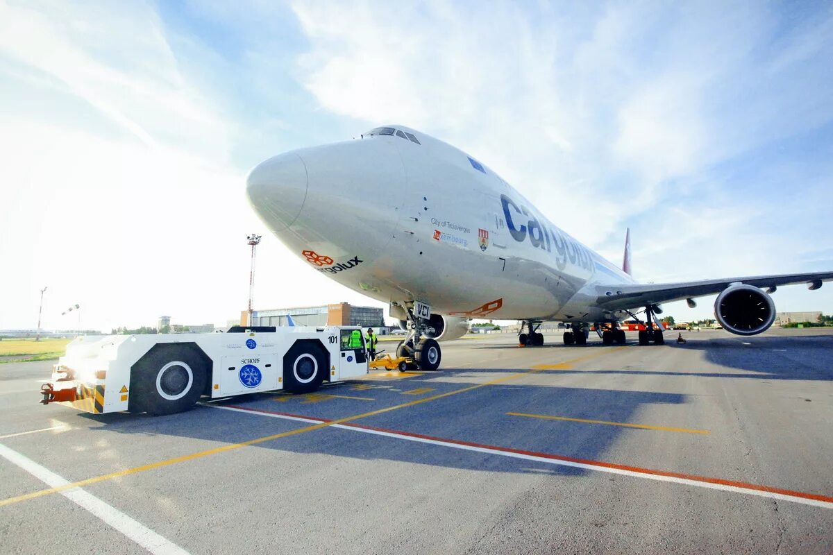 Грузовой боинг 747 дримлифтер. Боинг 747 волга днепр. Боинг 747 волга днепр. Грузовой боинг 747 400f. Boeing 747 airbridgecargo.