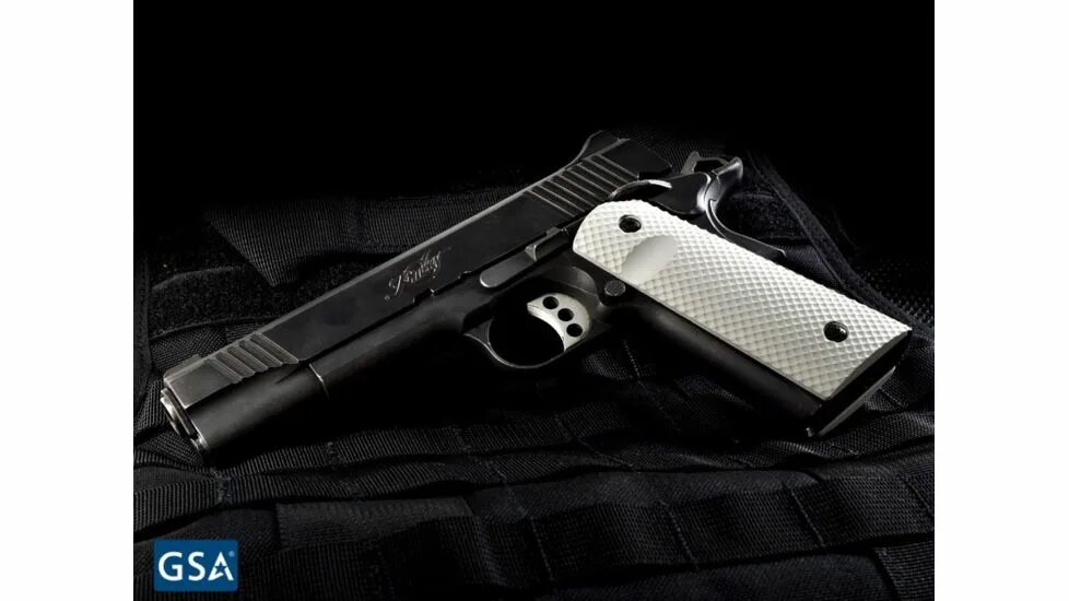 Кольт что в мешочке. Colt m1911. colt m1911 черный гравированный. кольт 1911 черно белый.