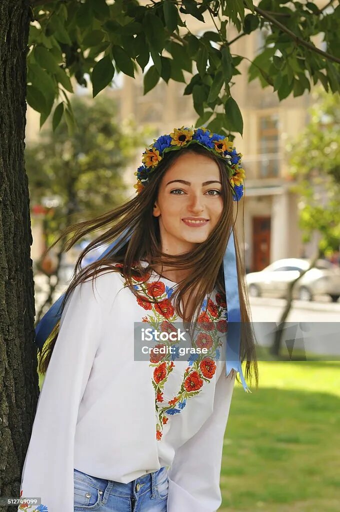 Девственница на выпускном. Девушка продает. Украинка екатерина крючкова. 19-летняя летняя украинка. Продам свою невинность.