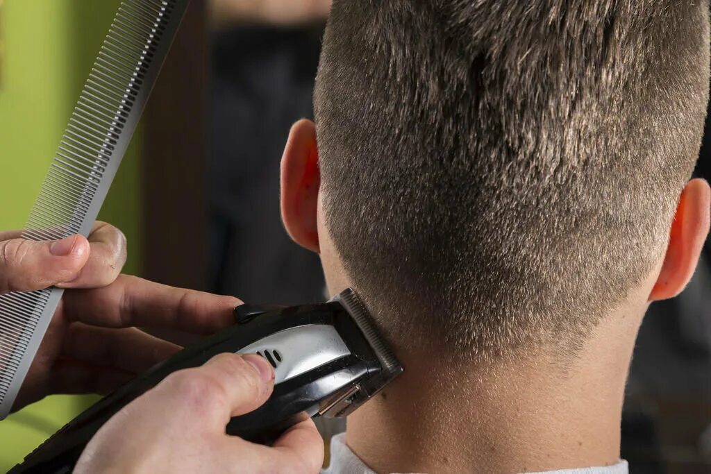 Как сделать прическу машинкой How to fade & cut your hair (FMK Style) YouTube