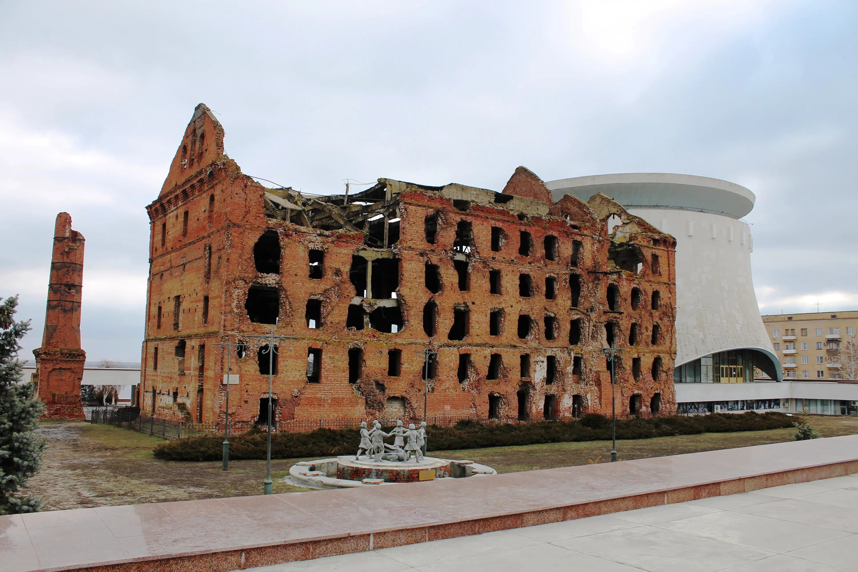 дом павлова в сталинграде. дом павлова памятники волгограда. дом павлова волгоград. мельница гергардта волгоград. дом герой волгоград.