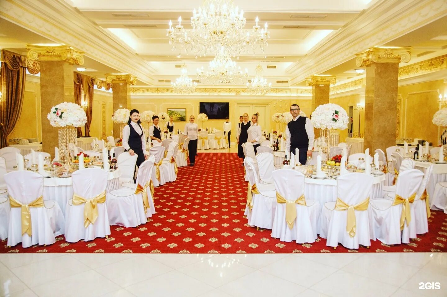 Ресторан мираж на волжской. Ресторан мираж москва. Улица шкулева 2а ресторан мираж. Кафе мираж шкулева 2а. Мираж иркутск ресторан свадьба.