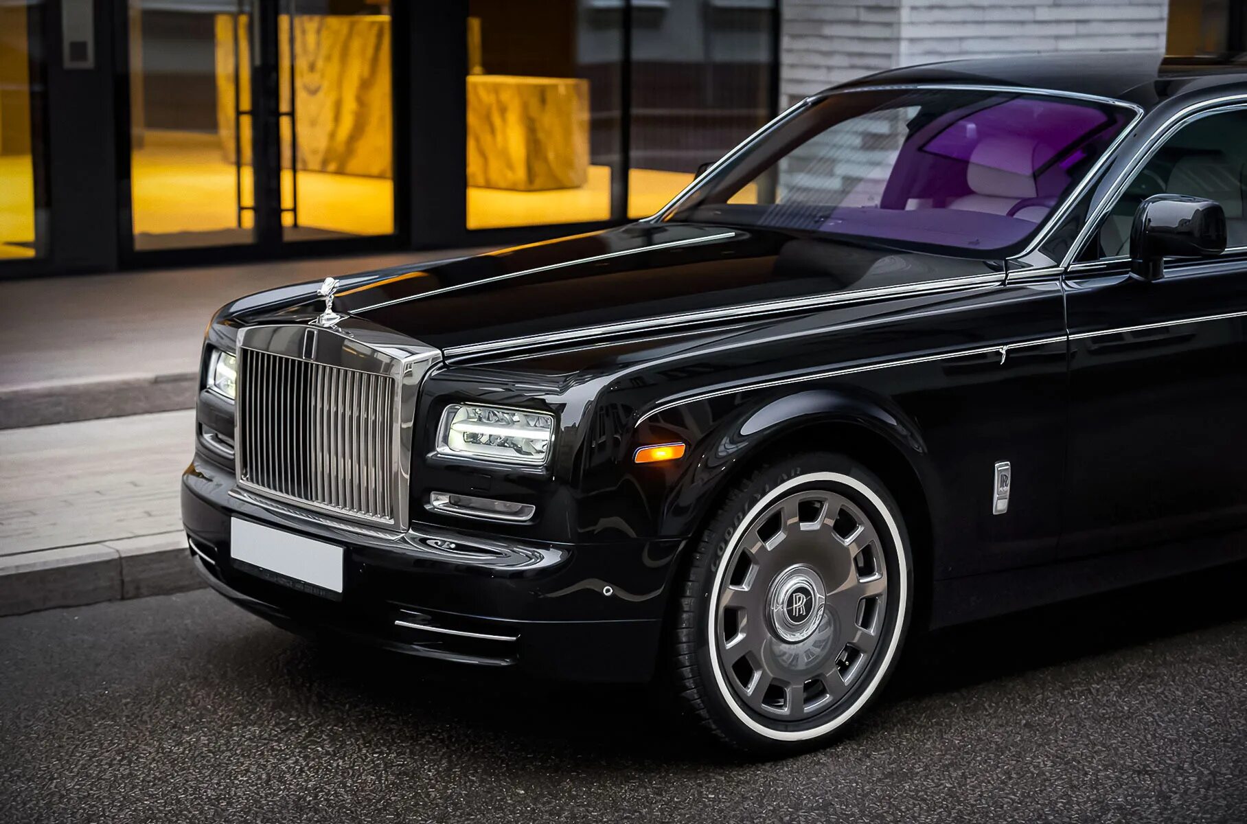 Машина за 1000000 рублей в 2024. Rolls Royce Phantom 2012. Rolls Royce Phantom 5/5. Роллс Ройс за 1000000 рублей. Rolls-Royce Phantom (VII).