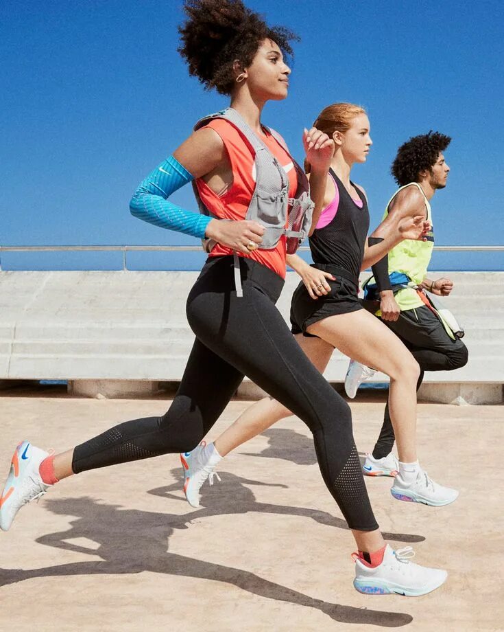 Nike Running. Nike Running бег. Занятие спортом. Фитнес женщины. Найк фитнес