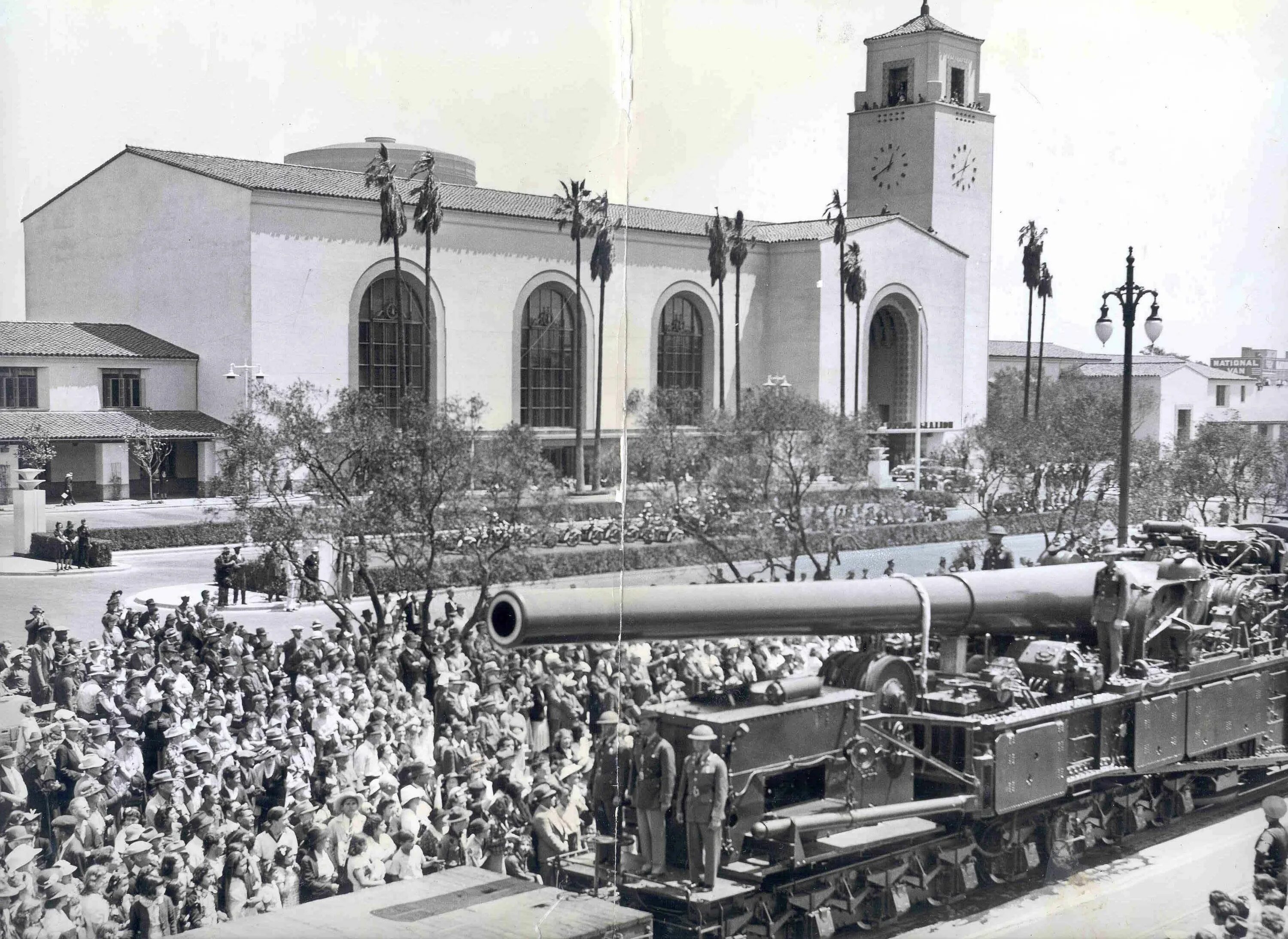 Лос Анджелес в начале 20 века. Лос Анджелес в 20 годы. Union Station los Angeles. Los Angeles Union Station Bus. Апрель 1939 года