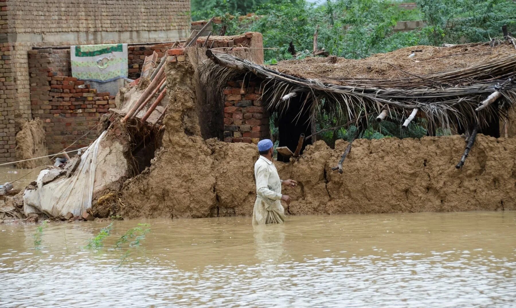 Сколько погибших при наводнении. Наводнение в Пакистане. Белуджистан Пакистан. Наводнение в Пакистане 2022.