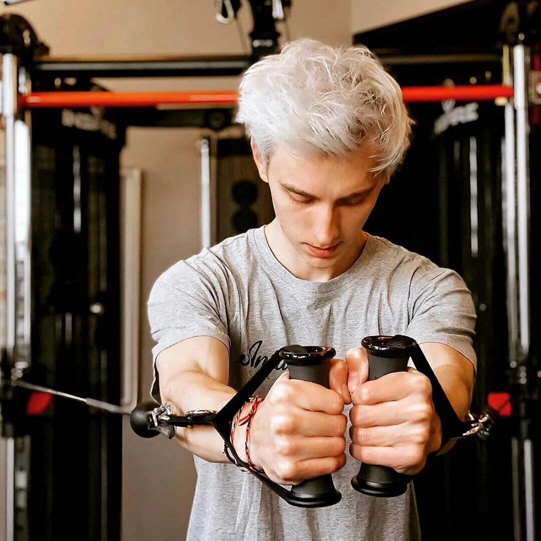 включи а 4 видео типа людей