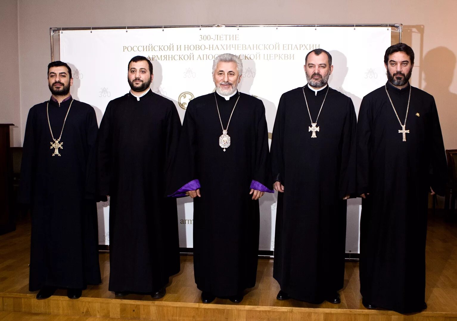 астраханская епархия армянской апостольской церкви. епархия армянской апостольской церкви в москве. ново нахичеванская епархия. владыка армянской церкви в москве. священники армянской апостольской церкви в москве.