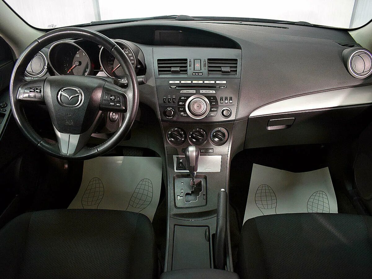 Мазда 3 bl седан. Мазда 3 BL 1.6 автомат. Mazda 3 2011 седан салон. Мазда 3 седан 2011.