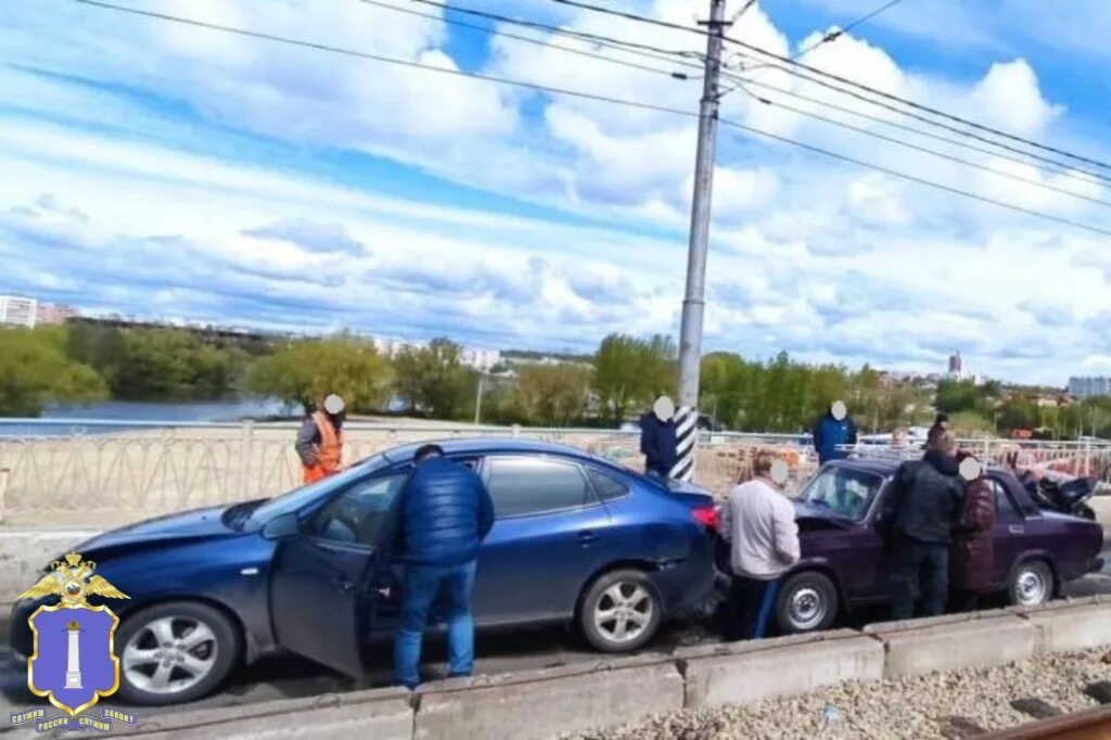 19 мая 2021 г. На Минаевском мосту в Ульяновске. ДТП на Минаевском мосту Ульяновск. Дорожно-транспортное происшествие.