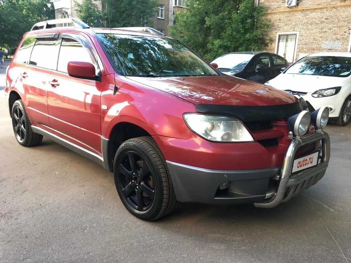 Mitsubishi Outlander 2004. Красный Митсубиси Аутлендер 1. Mitsubishi Outlander 2.4 at, 2004. Митсубиси Аутлендер 2004. Мицубиси аутлендер 2004