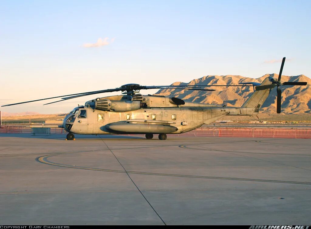 S s super e. Sikorsky ch-53 sea stallion. sikorsky ch-53e super stallion. вертолет sikorsky ch-53e. вертолёт ch-53e super stallion.