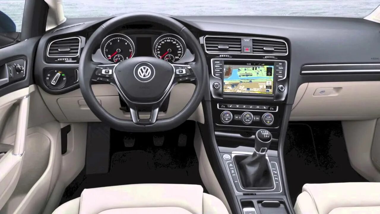 Фольксваген гольф 2017 салон. Покажи салон фольксвагена. Volkswagen golf 2014 interior. Volkswagen golf plus 2014. Фольксваген битл 2011 салон.