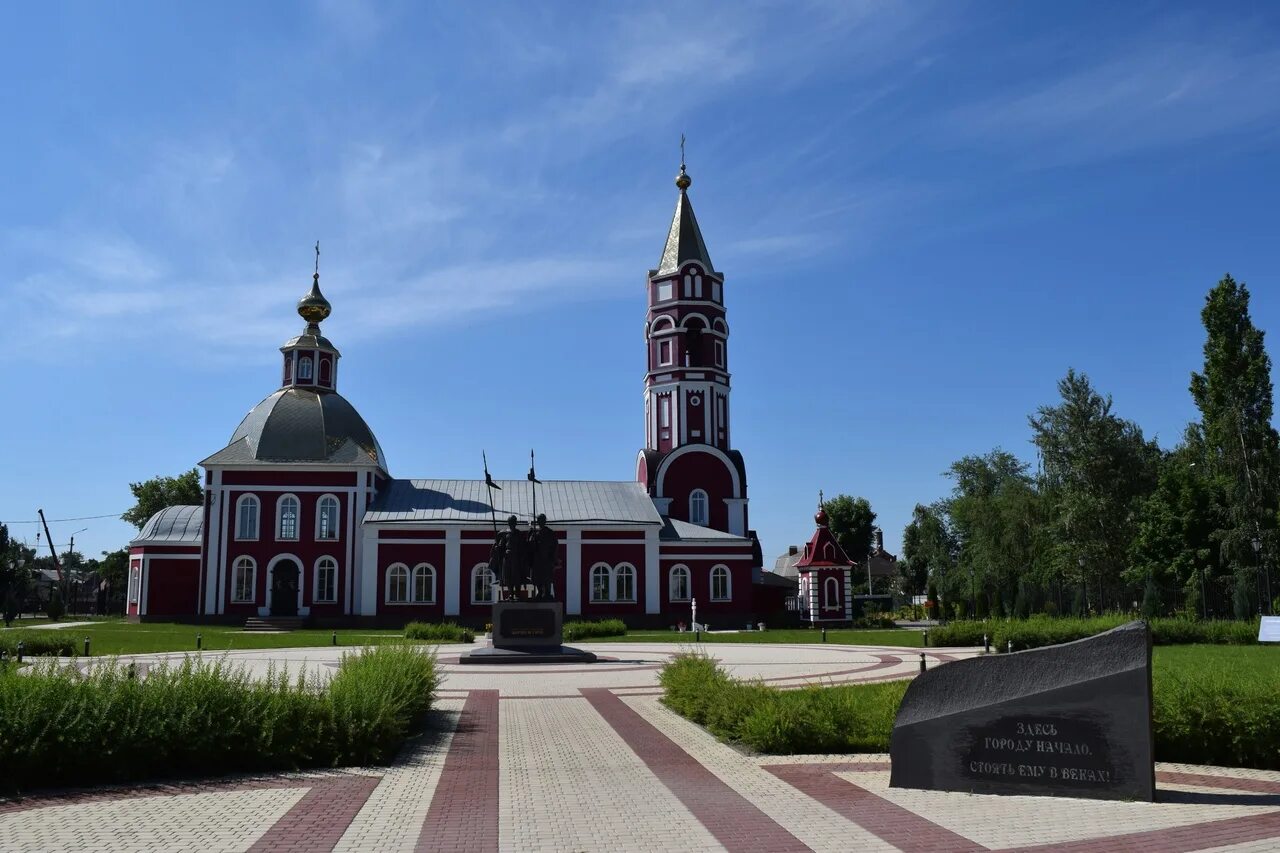 Сайт борисоглебска воронежской. Храм Бориса и Глеба Борисоглебск. Храм Бориса и Глеба в Борисоглебске Воронежской области. Сквер Феникс Борисоглебск.