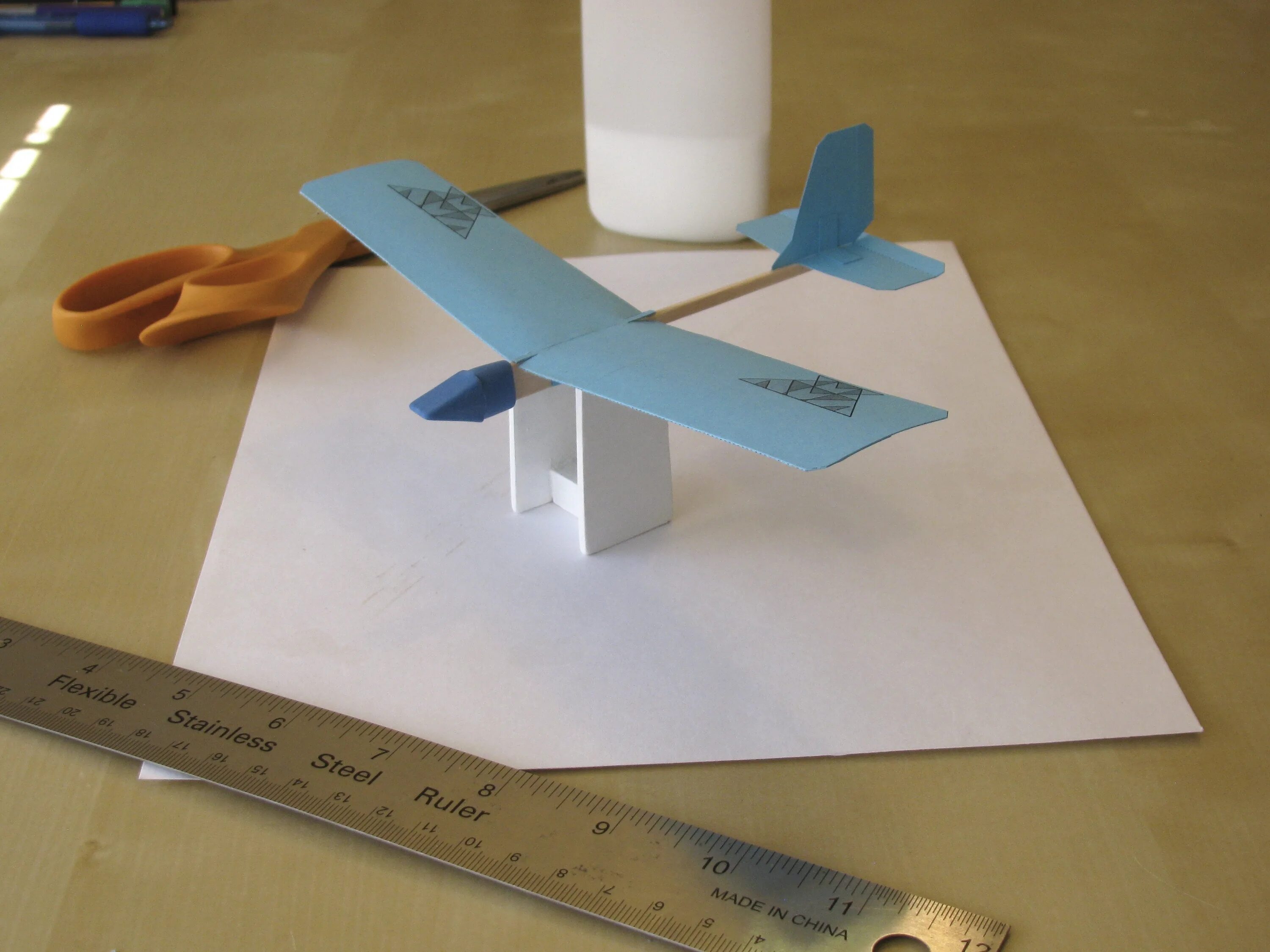 Самолет технология 4 класс. Метательная модель планера Пионер - PML-3011. Самолет планер из картона. Модель планера из картона. Макет самолёта из картона.