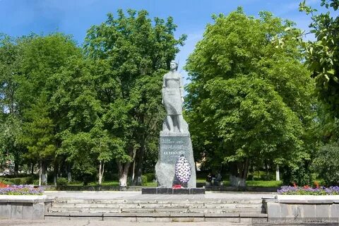 Остров памятники