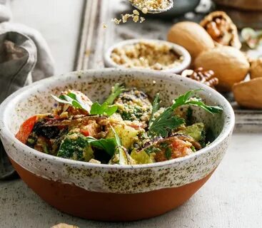 Овощной салат с грецкими орехами по грузински