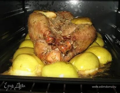 Вкусный гусь в духовке с яблоками