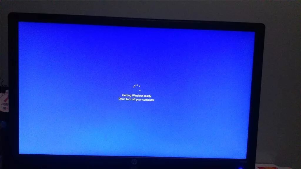 Виндовс апдейт. Dell экран загрузки. Getting ready windows 8. Getting windows ready don't turn off your computer. Getting windows ready перевод.