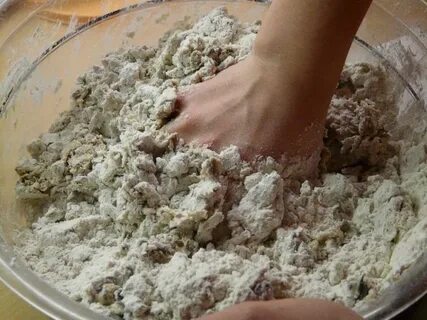 Посыпка мукой