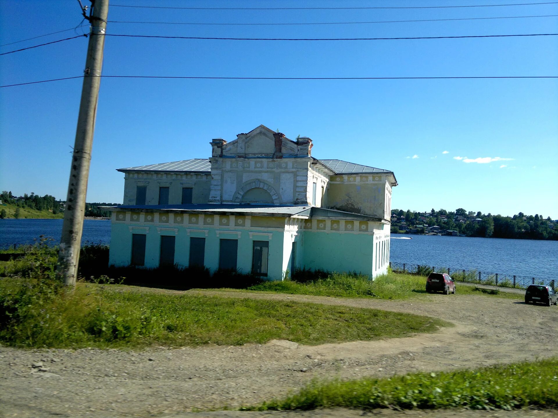 Добрянское поселение пермского края. Храм Рождества Пресвятой Богородицы Добрянка. Добрянка Пермский край памятники архитектуры. Добрянка Пермский край река Кама. Добрянка Речной вокзал.